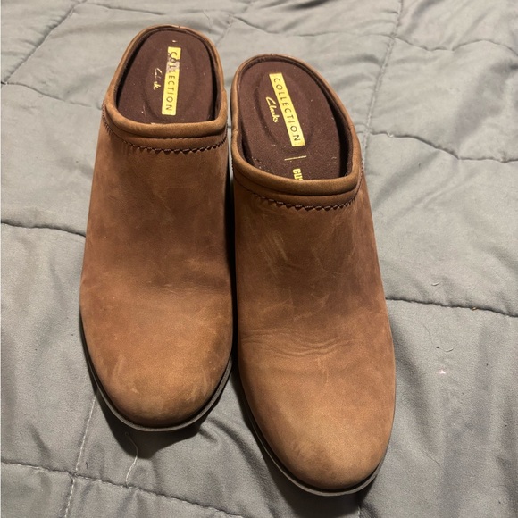 Clarks Shoes - CLARKS COLLECTION Womens Enfield Sandy Heeled Suede Brown Clogs Size 8.5